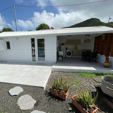 Bungalow "Doussin' Kreyol", Au Calme A 150M De La Plage Grande Anse Екстериор снимка
