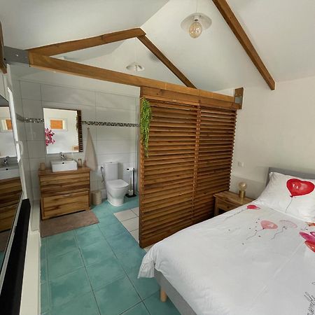 Bungalow "Doussin' Kreyol", Au Calme A 150M De La Plage Grande Anse Екстериор снимка