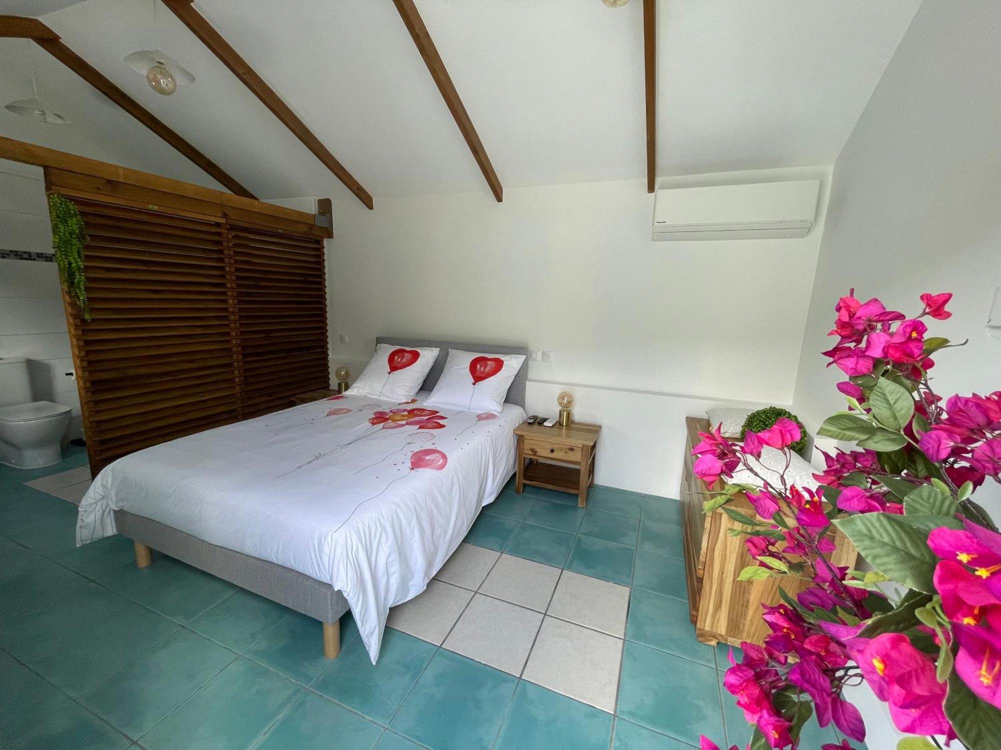 Bungalow "Doussin' Kreyol", Au Calme A 150M De La Plage Grande Anse Екстериор снимка
