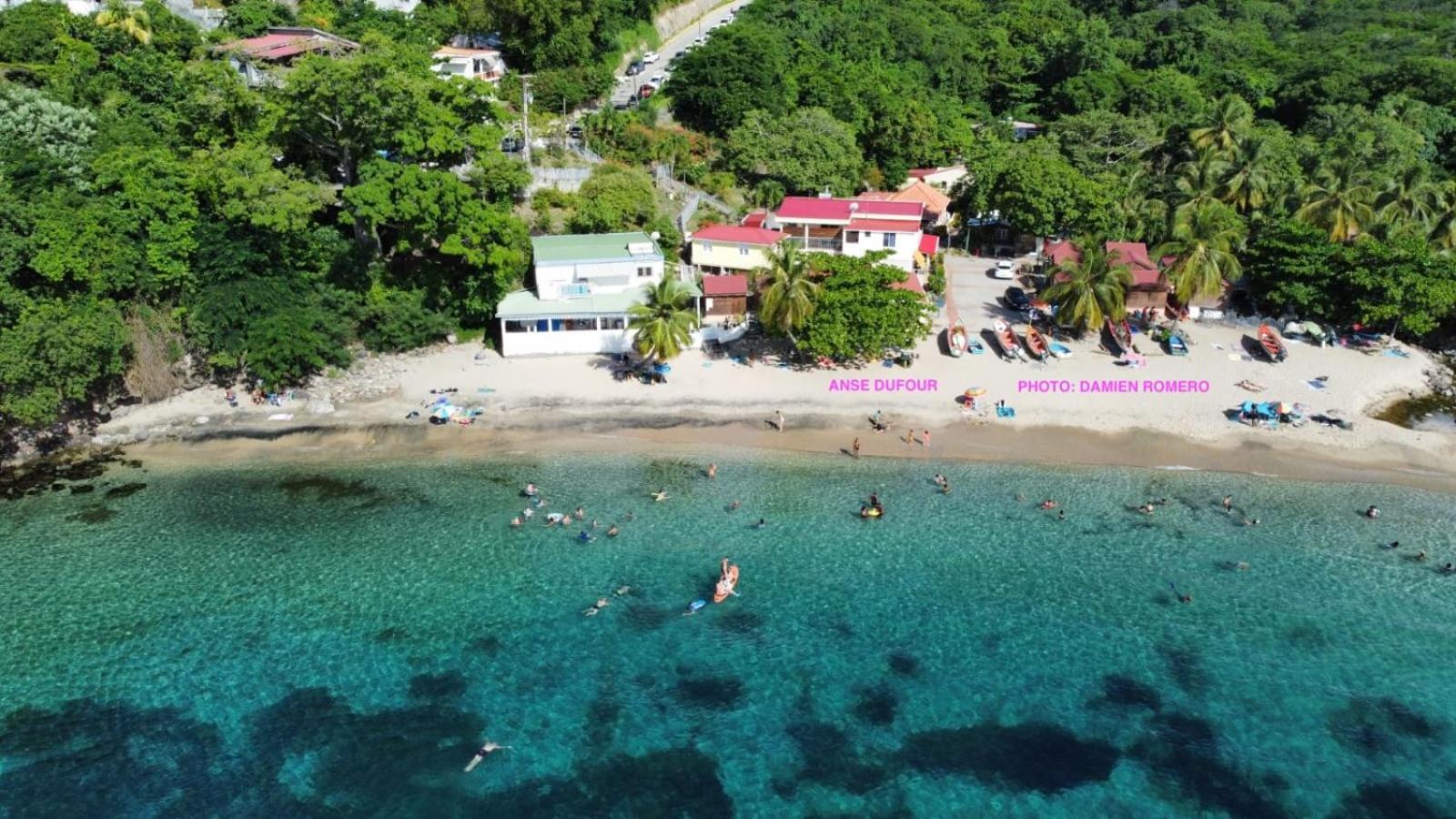 Bungalow "Doussin' Kreyol", Au Calme A 150M De La Plage Grande Anse Екстериор снимка