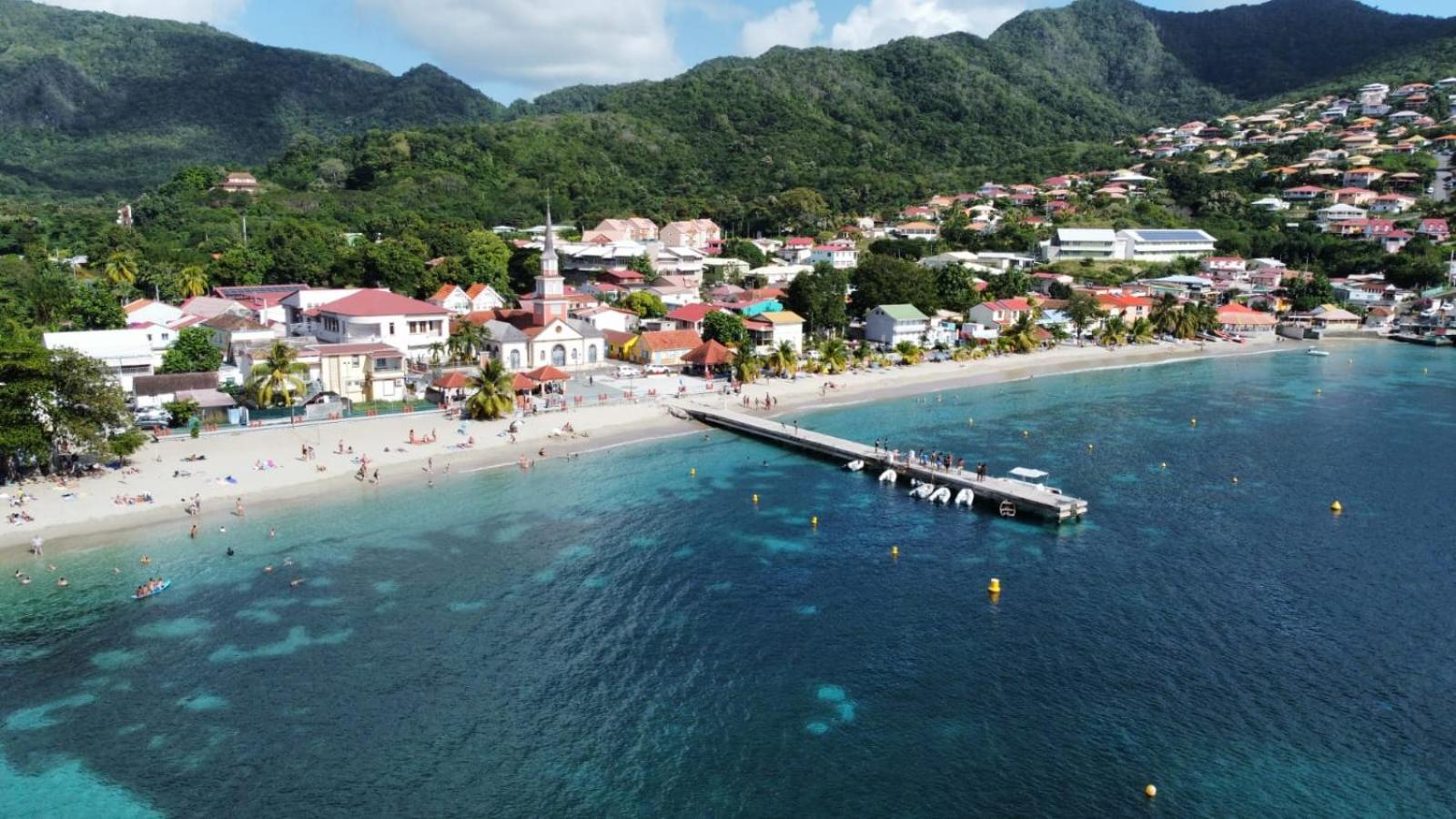 Bungalow "Doussin' Kreyol", Au Calme A 150M De La Plage Grande Anse Екстериор снимка