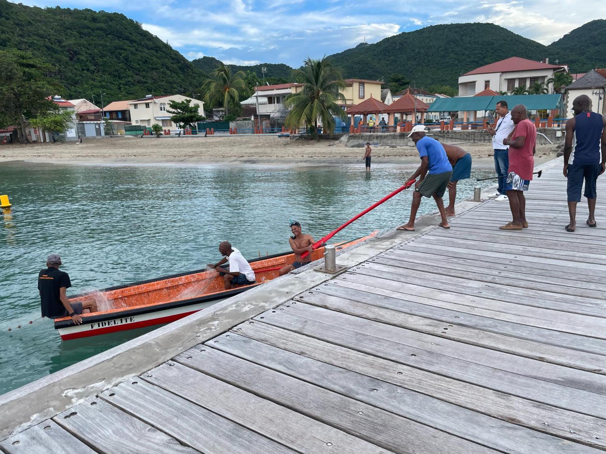 Bungalow "Doussin' Kreyol", Au Calme A 150M De La Plage Grande Anse Екстериор снимка